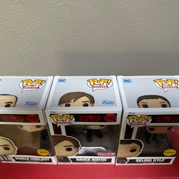 Funko Pops The Batman Oswald Cobblepot, Bruce Wayne, Selina Kyle Exclusive Chase - Picture 5 of 5